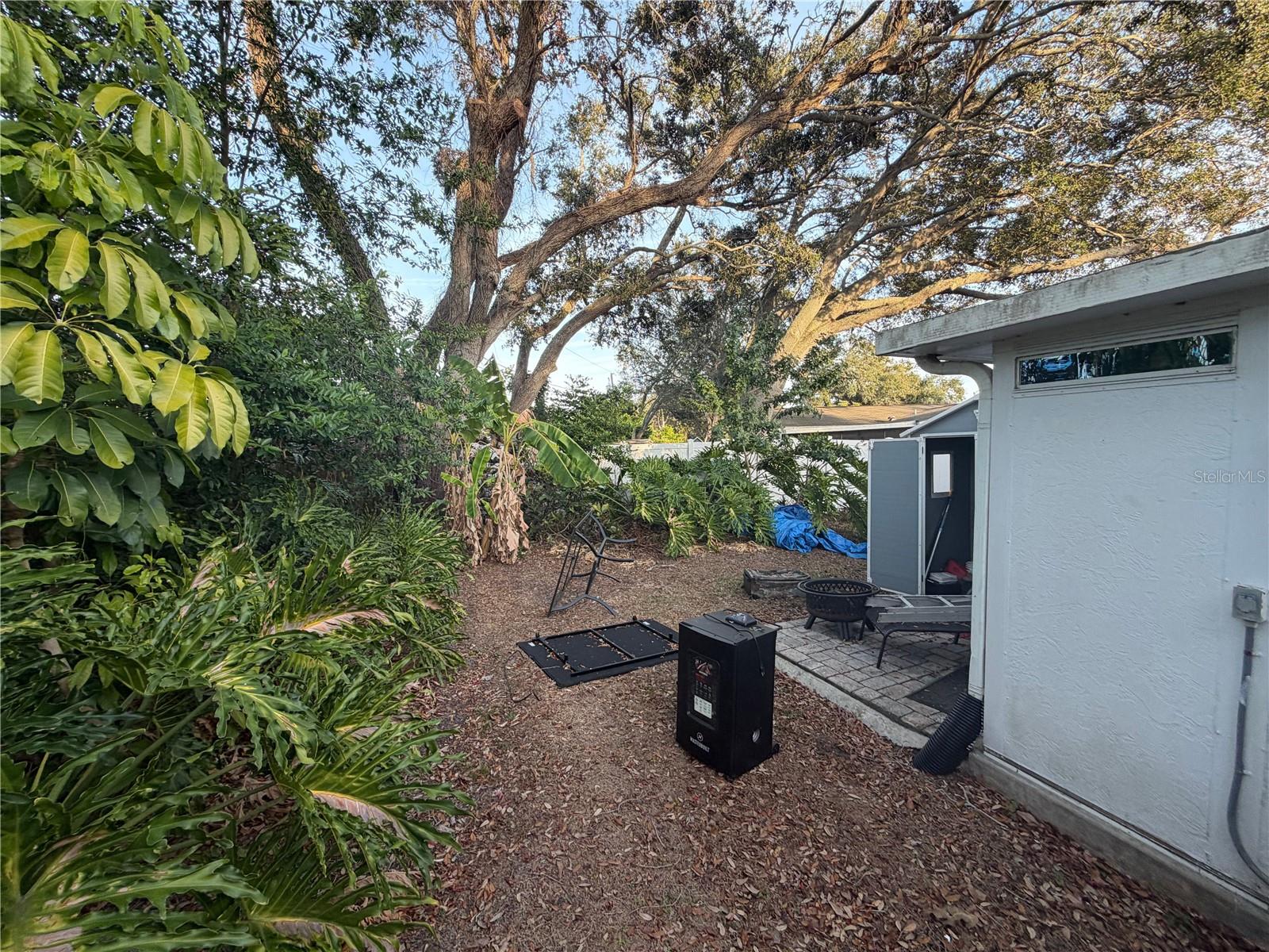 Image 32 of 43 For 2076 Butternut Circle W