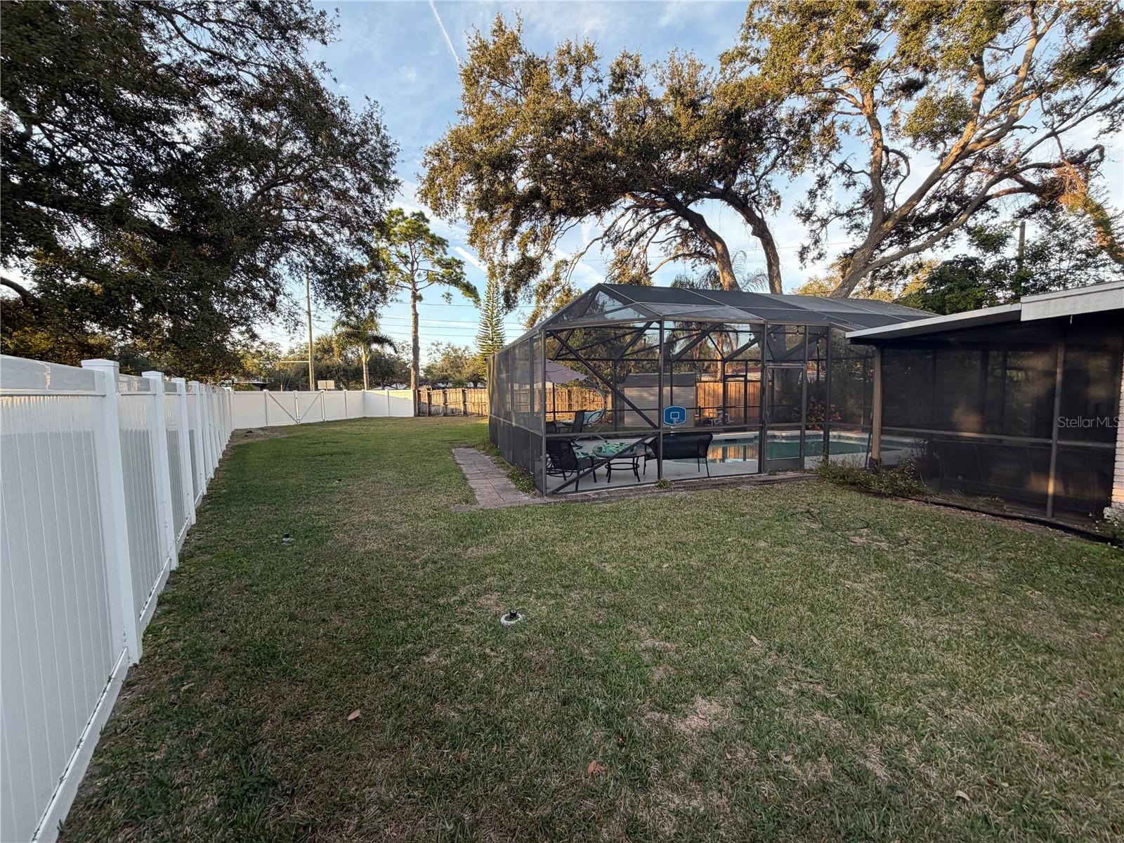 Image 36 of 43 For 2076 Butternut Circle W