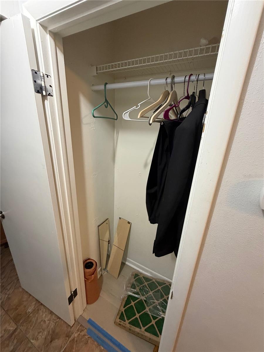 Image 6 of 43 For 2076 Butternut Circle W