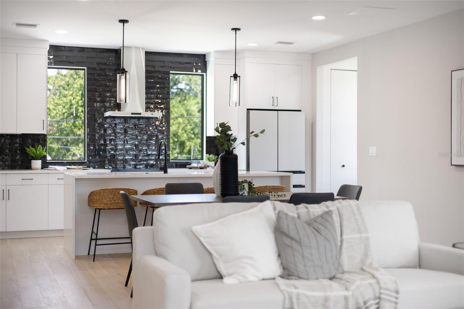 Image 8 of 36 For 2211 16th Street N