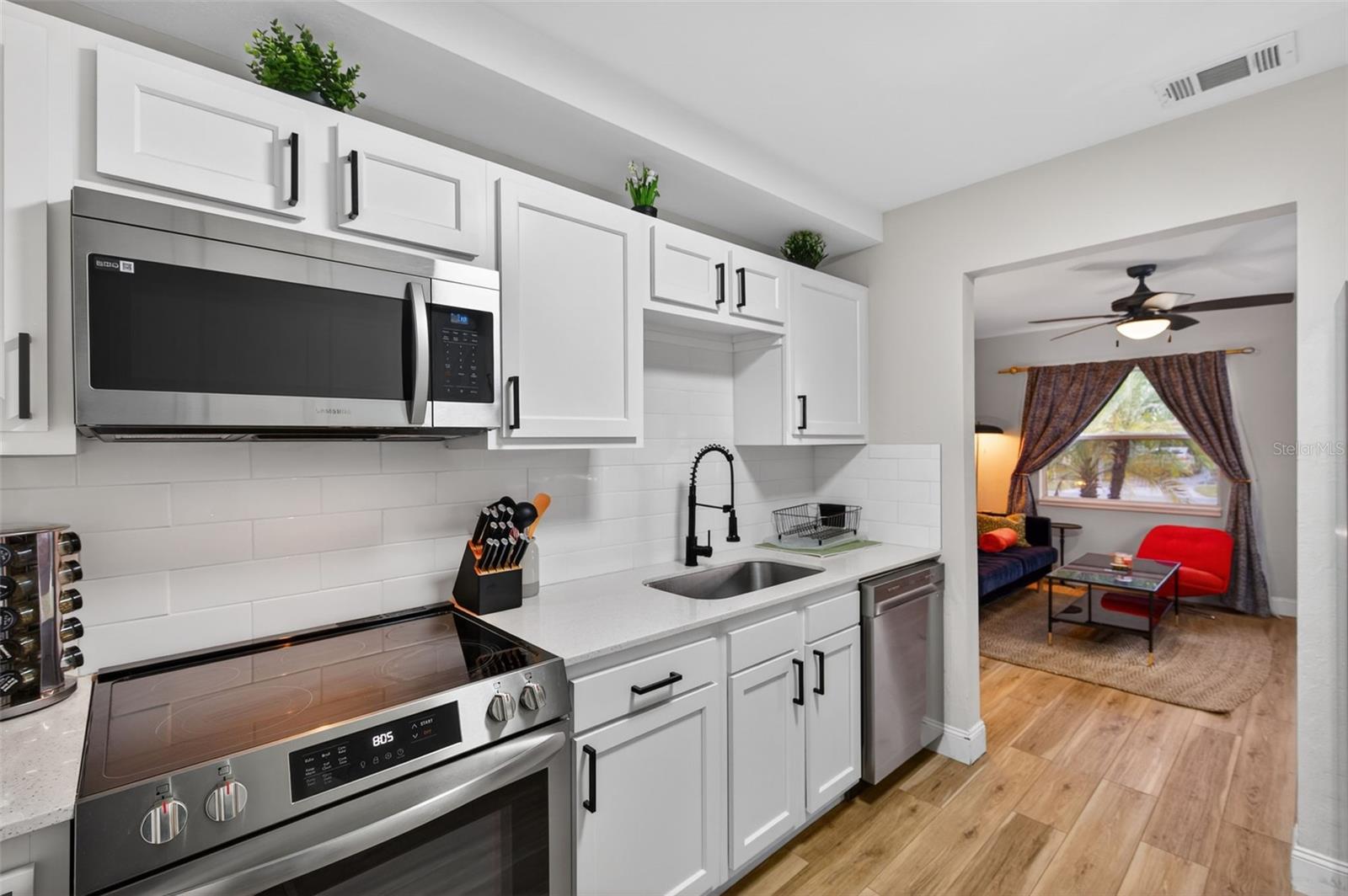 Image 21 of 38 For 2301 14th Avenue N