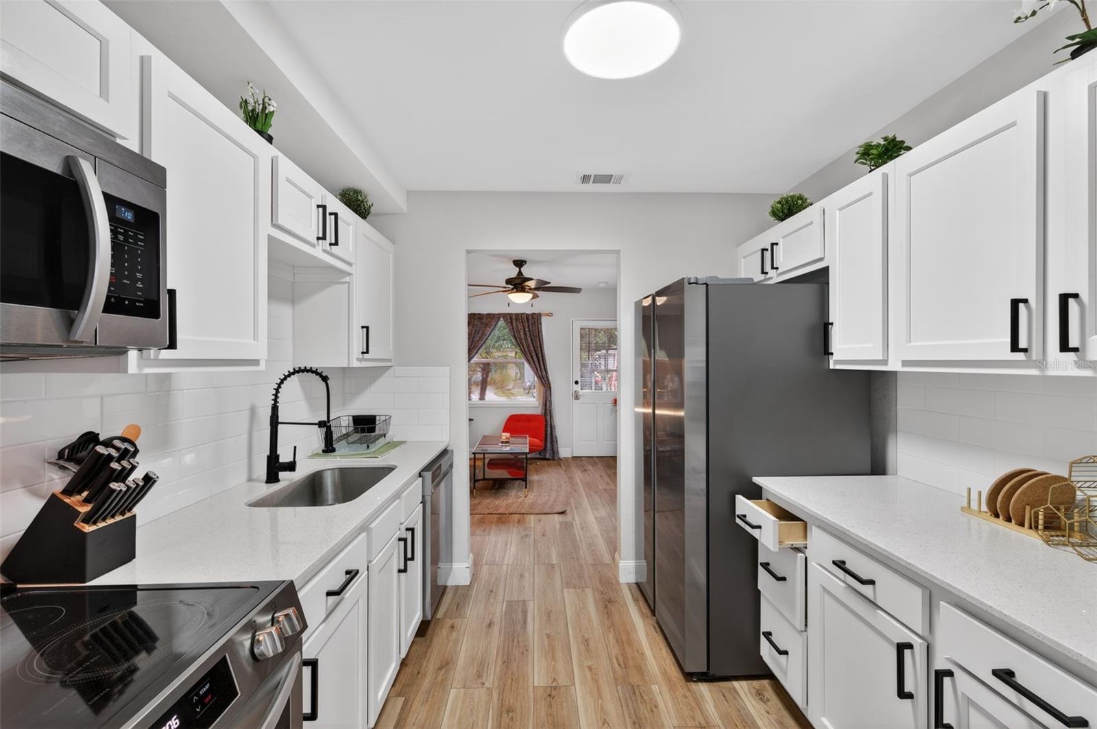 Image 22 of 38 For 2301 14th Avenue N