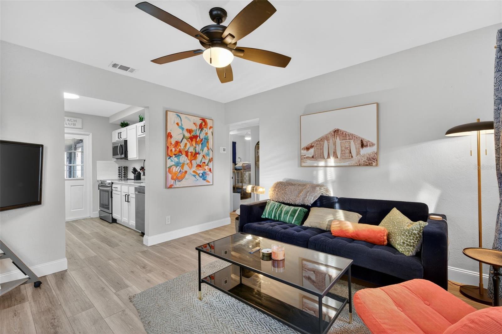 Image 3 of 38 For 2301 14th Avenue N