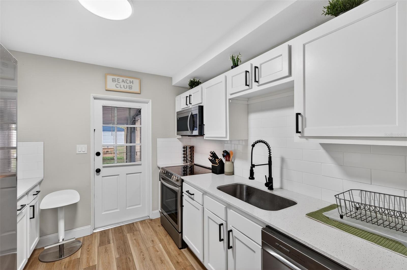 Image 7 of 38 For 2301 14th Avenue N