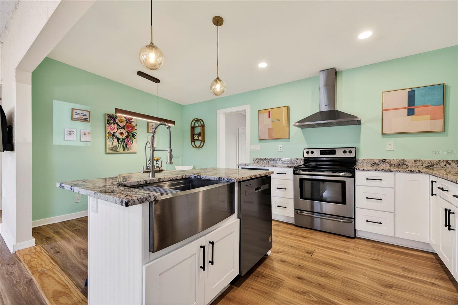 Image 11 of 27 For 5336 10th Street N