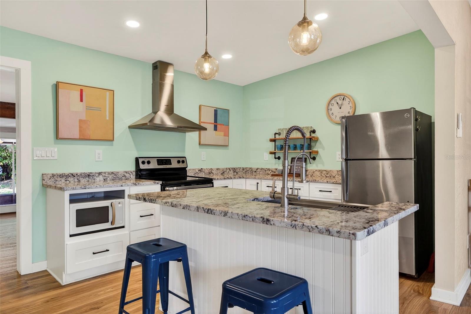 Image 7 of 27 For 5336 10th Street N