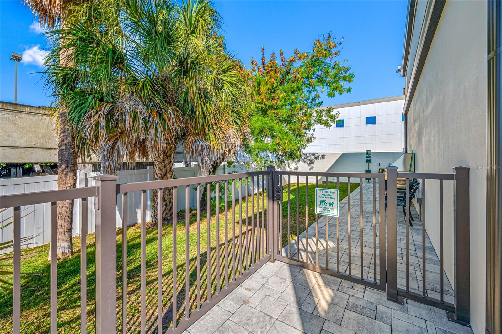 Image 6 of 12 For 3909 Cleveland Street