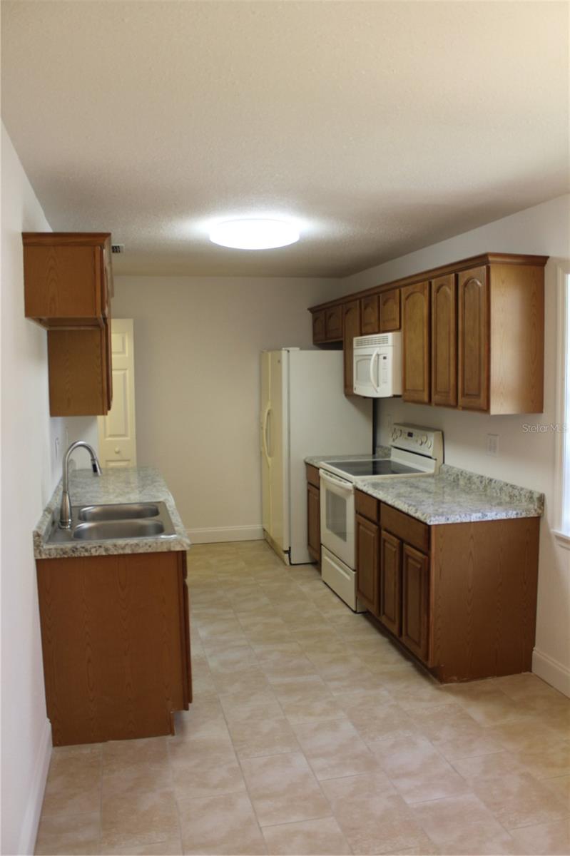 Image 2 of 10 For 220 Hickory Street