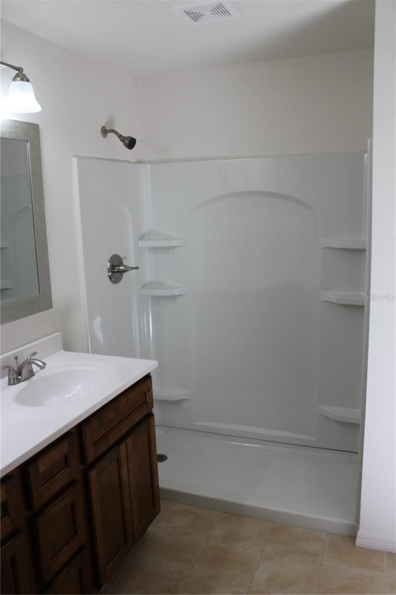 Image 7 of 10 For 220 Hickory Street