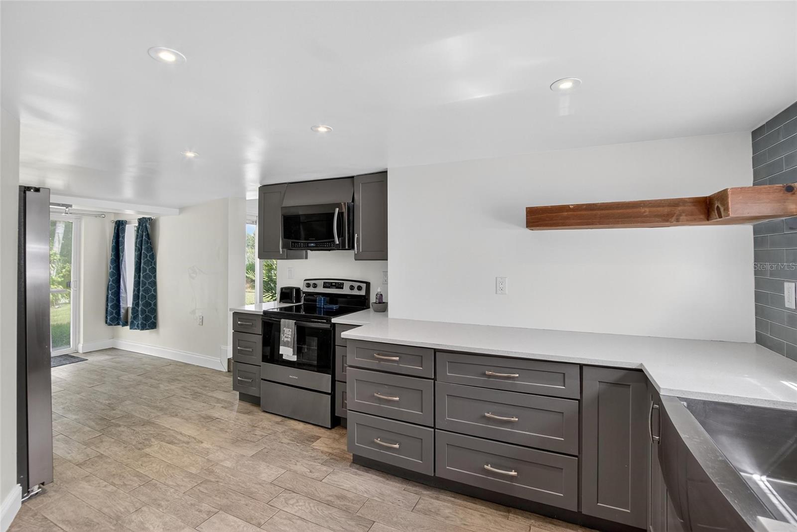 Image 15 of 43 For 5028 School Road