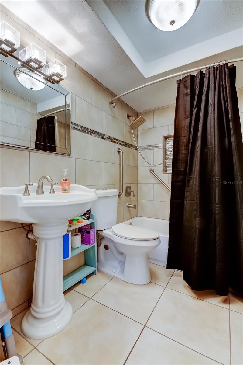 Image 10 of 25 For 3041 Huntington Road