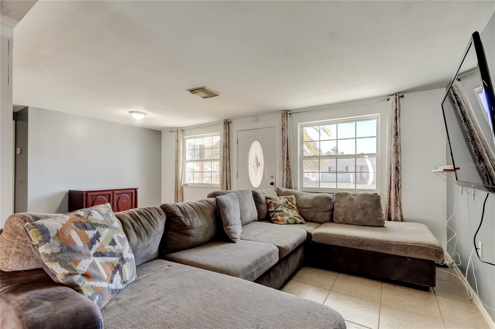 Image 3 of 25 For 3041 Huntington Road