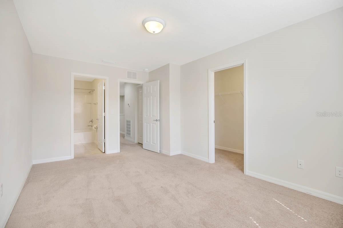 Image 18 of 27 For 9120 Hillcroft Drive