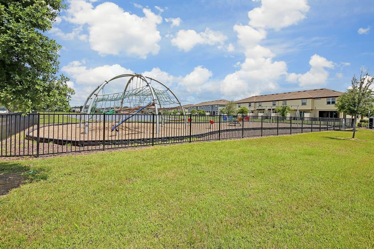 Image 23 of 27 For 9120 Hillcroft Drive