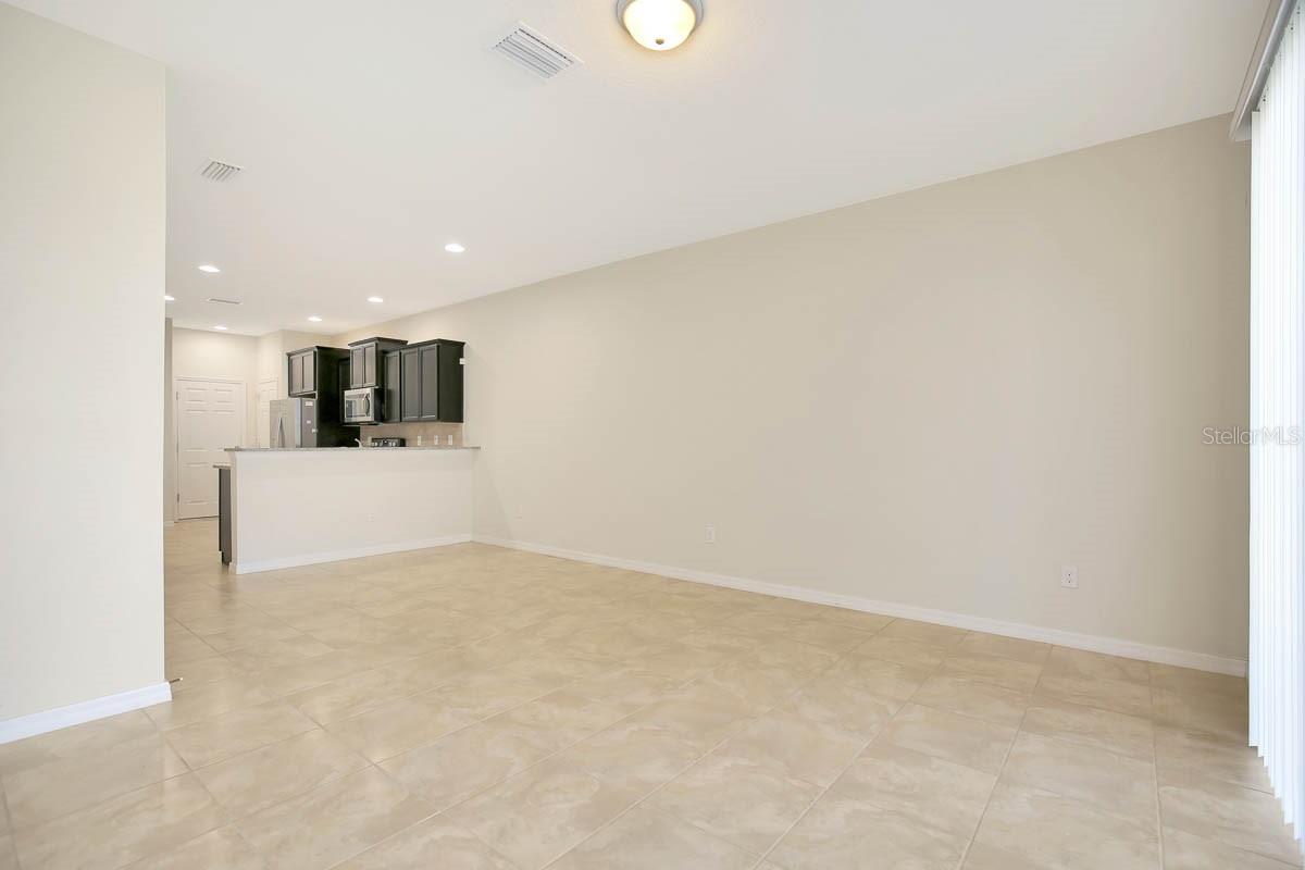 Image 8 of 27 For 9120 Hillcroft Drive