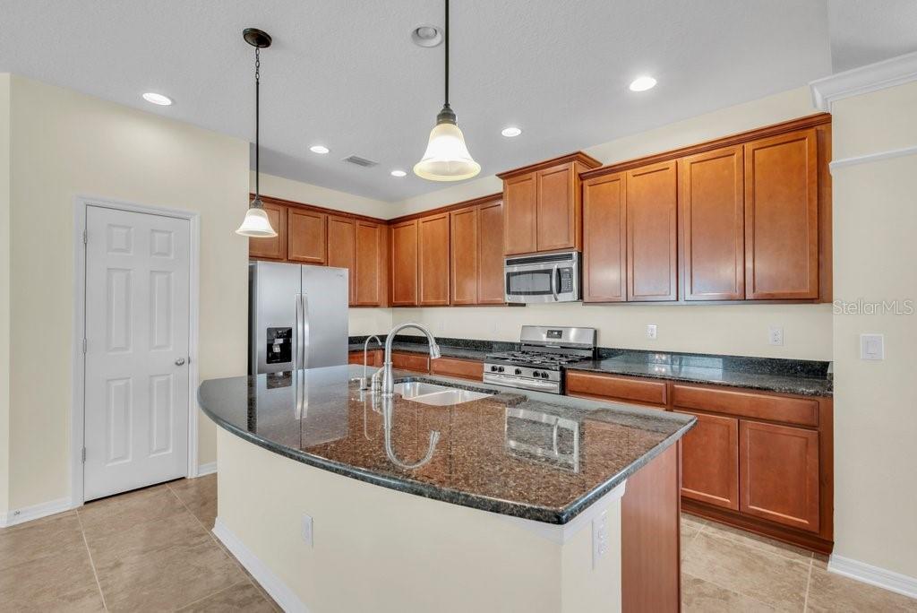 Image 8 of 41 For 16316 Bayberry View Drive