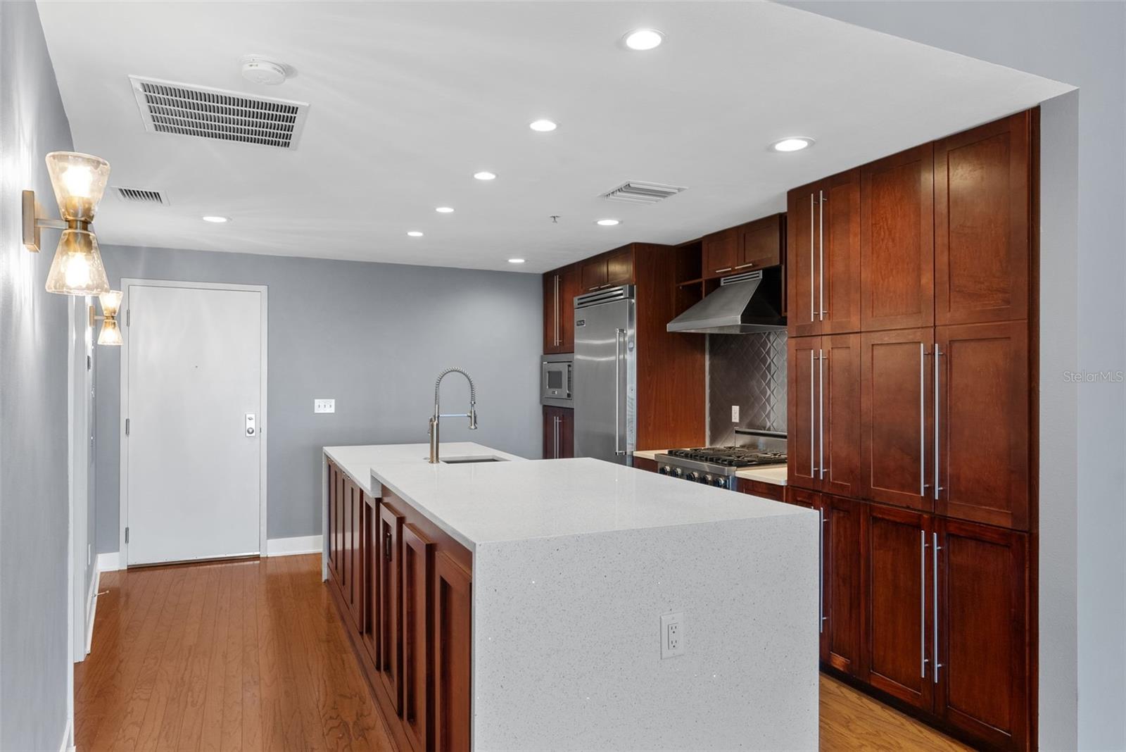 Image 5 of 30 For 1120 Kennedy Boulevard 1221