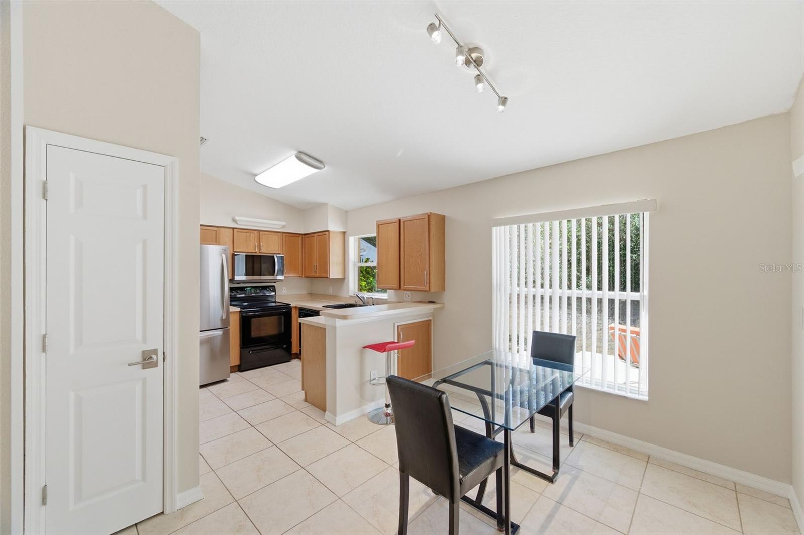 Image 10 of 31 For 8618 Villa Largo Drive