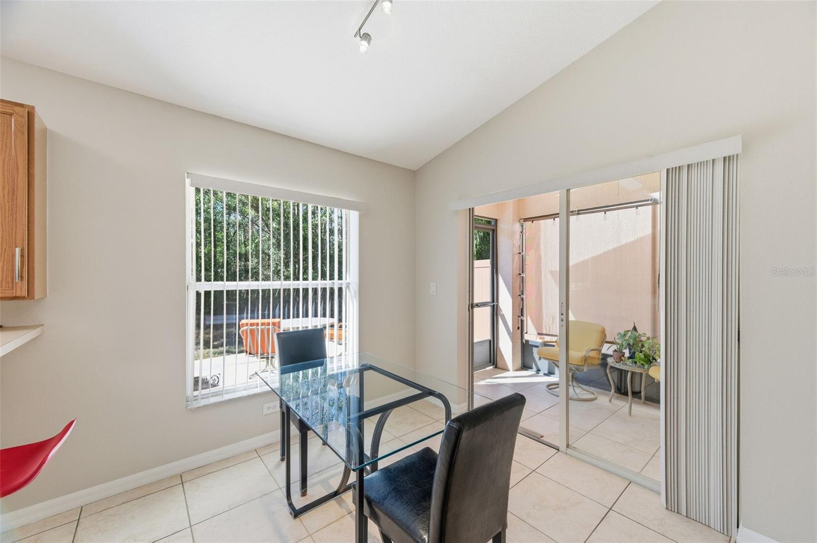 Image 11 of 31 For 8618 Villa Largo Drive