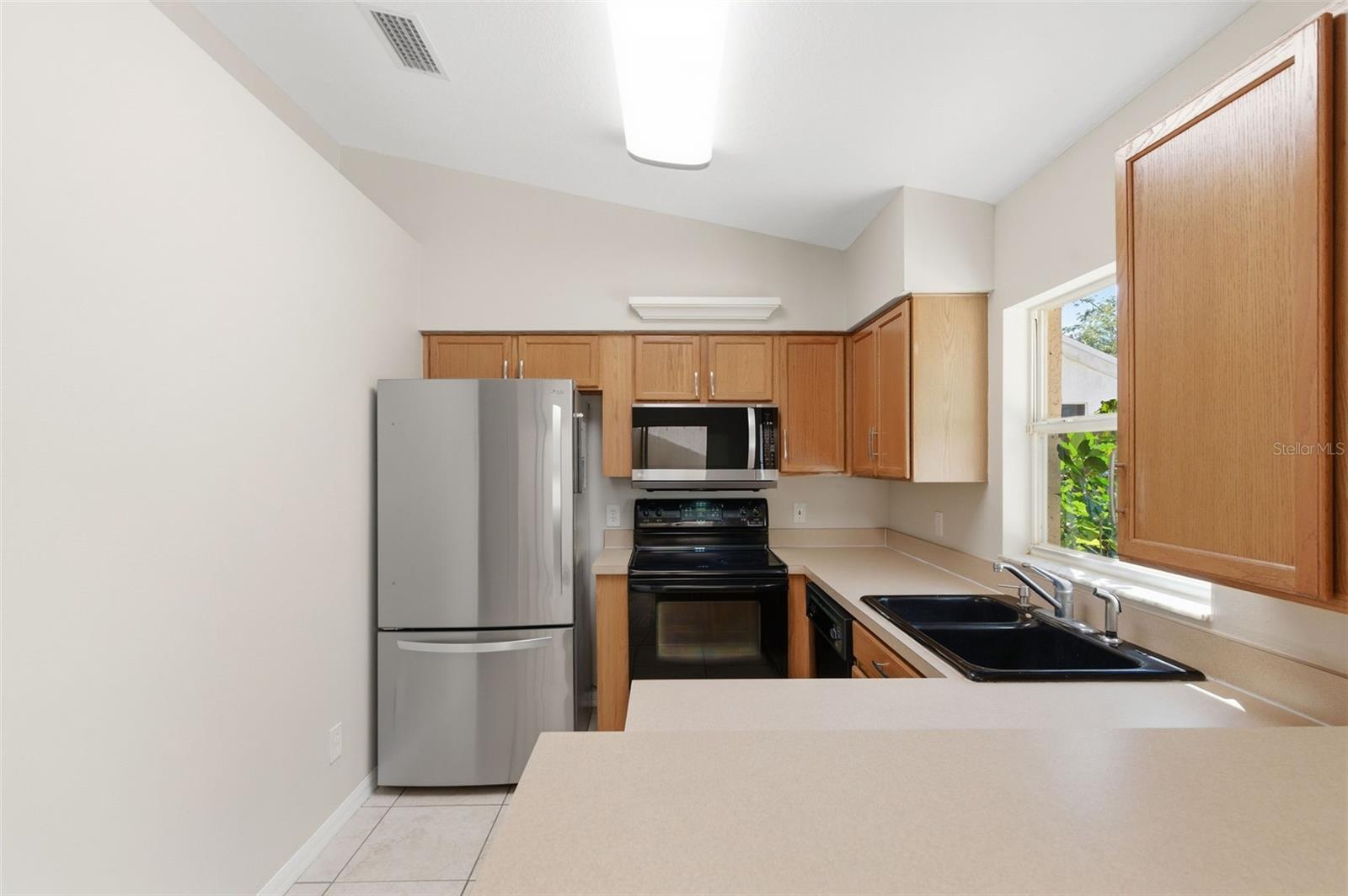 Image 6 of 31 For 8618 Villa Largo Drive