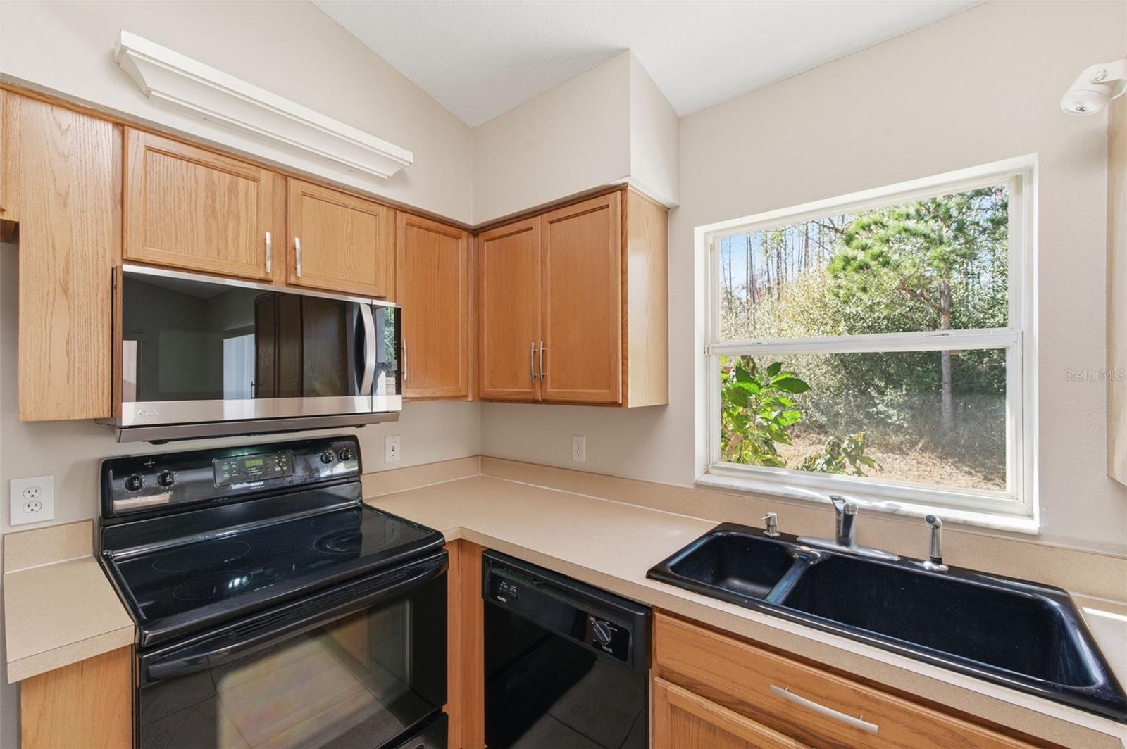 Image 7 of 31 For 8618 Villa Largo Drive