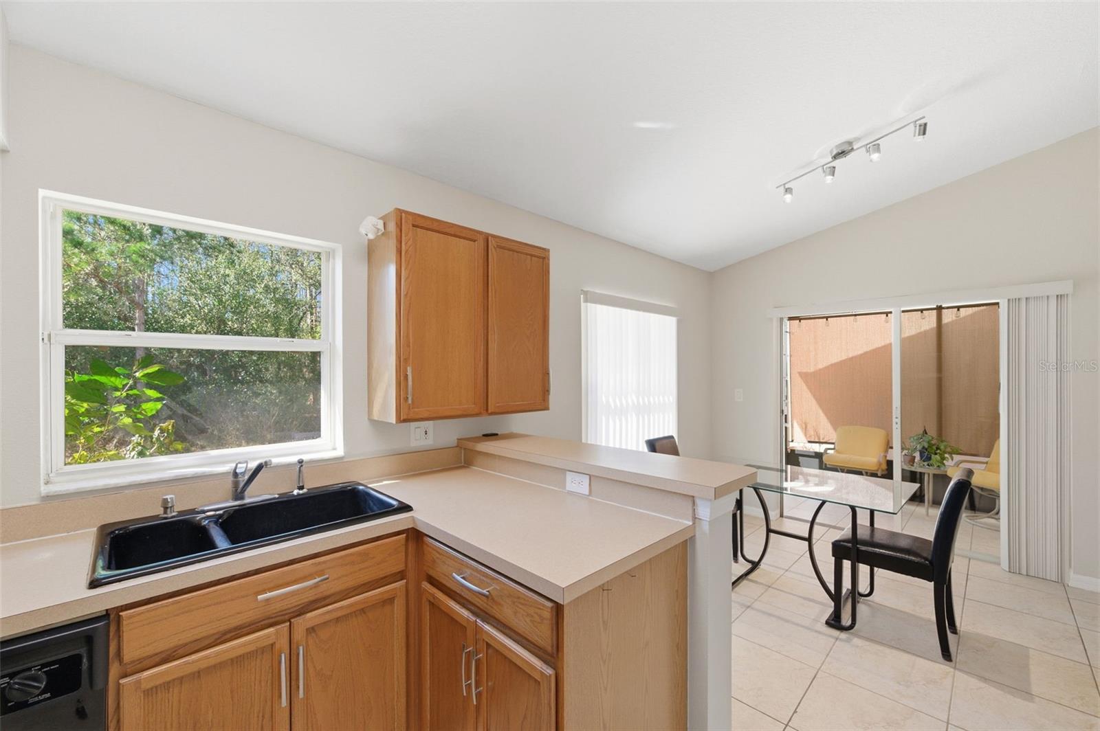 Image 8 of 31 For 8618 Villa Largo Drive