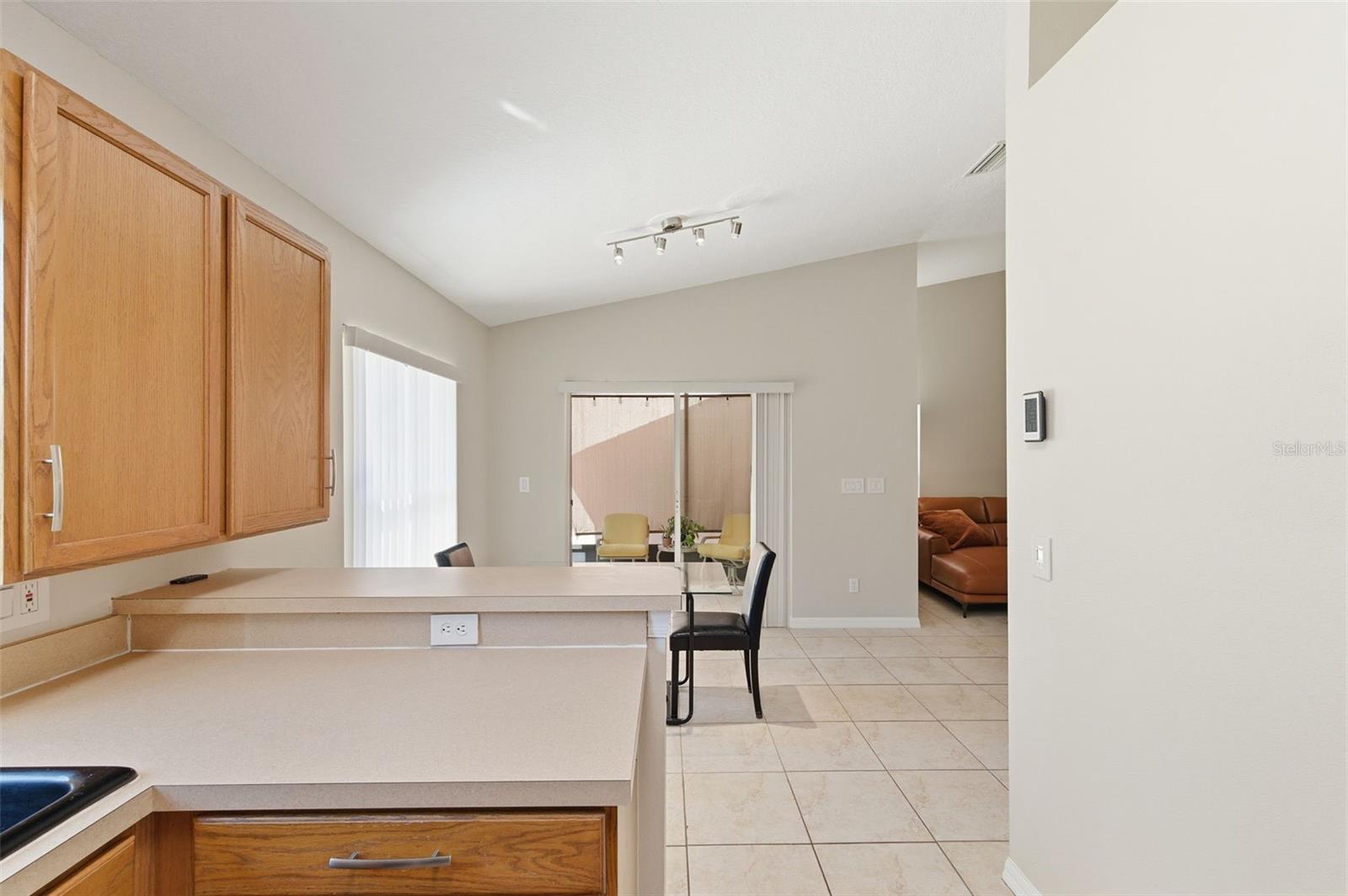 Image 9 of 31 For 8618 Villa Largo Drive