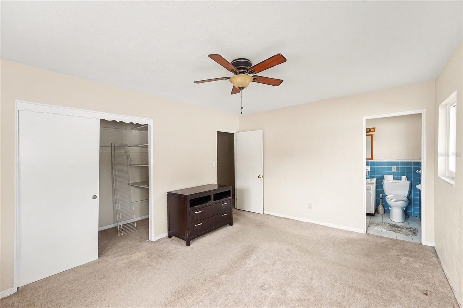 Image 23 of 30 For 213 Park Street N