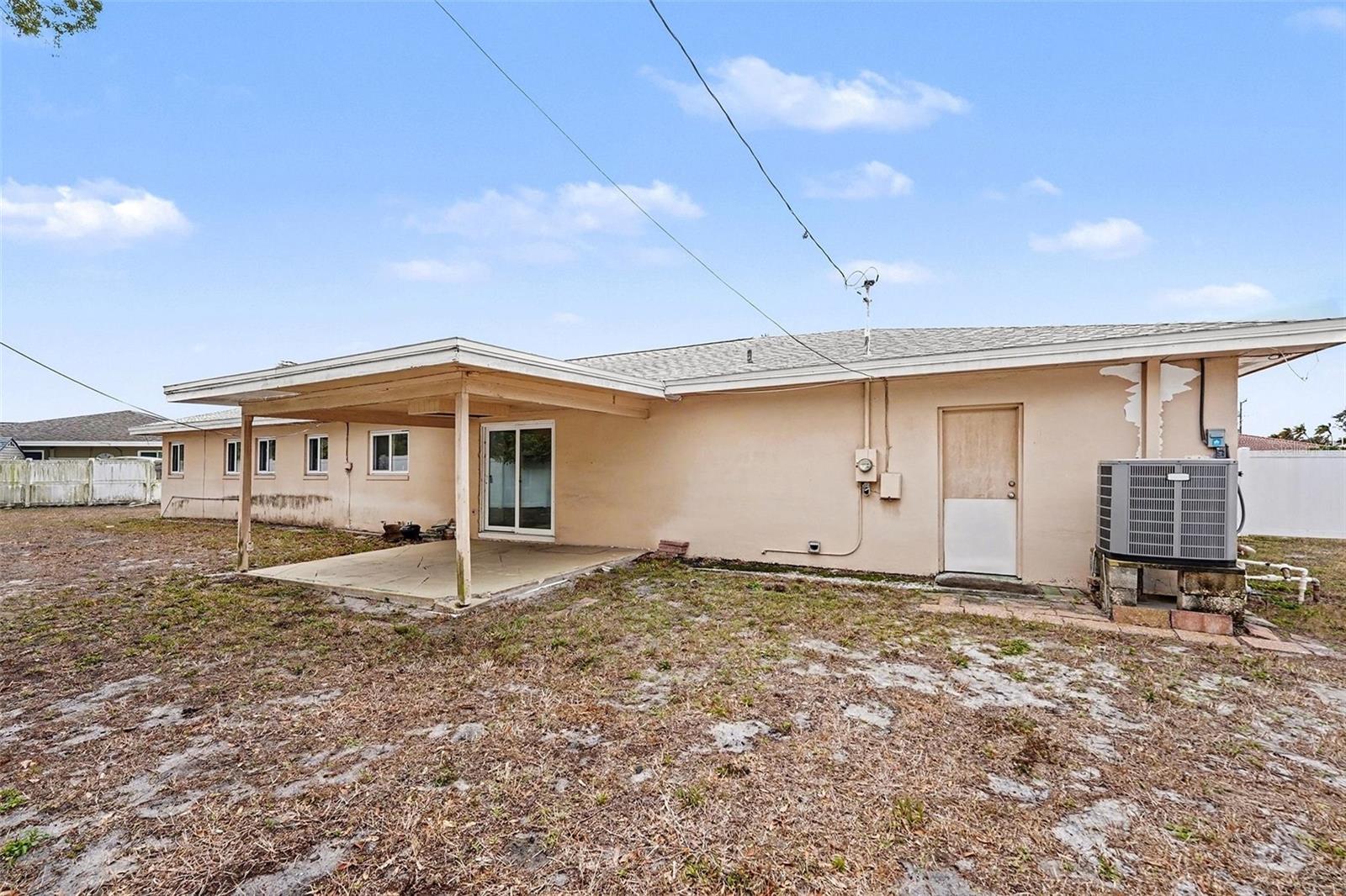 Image 25 of 30 For 213 Park Street N