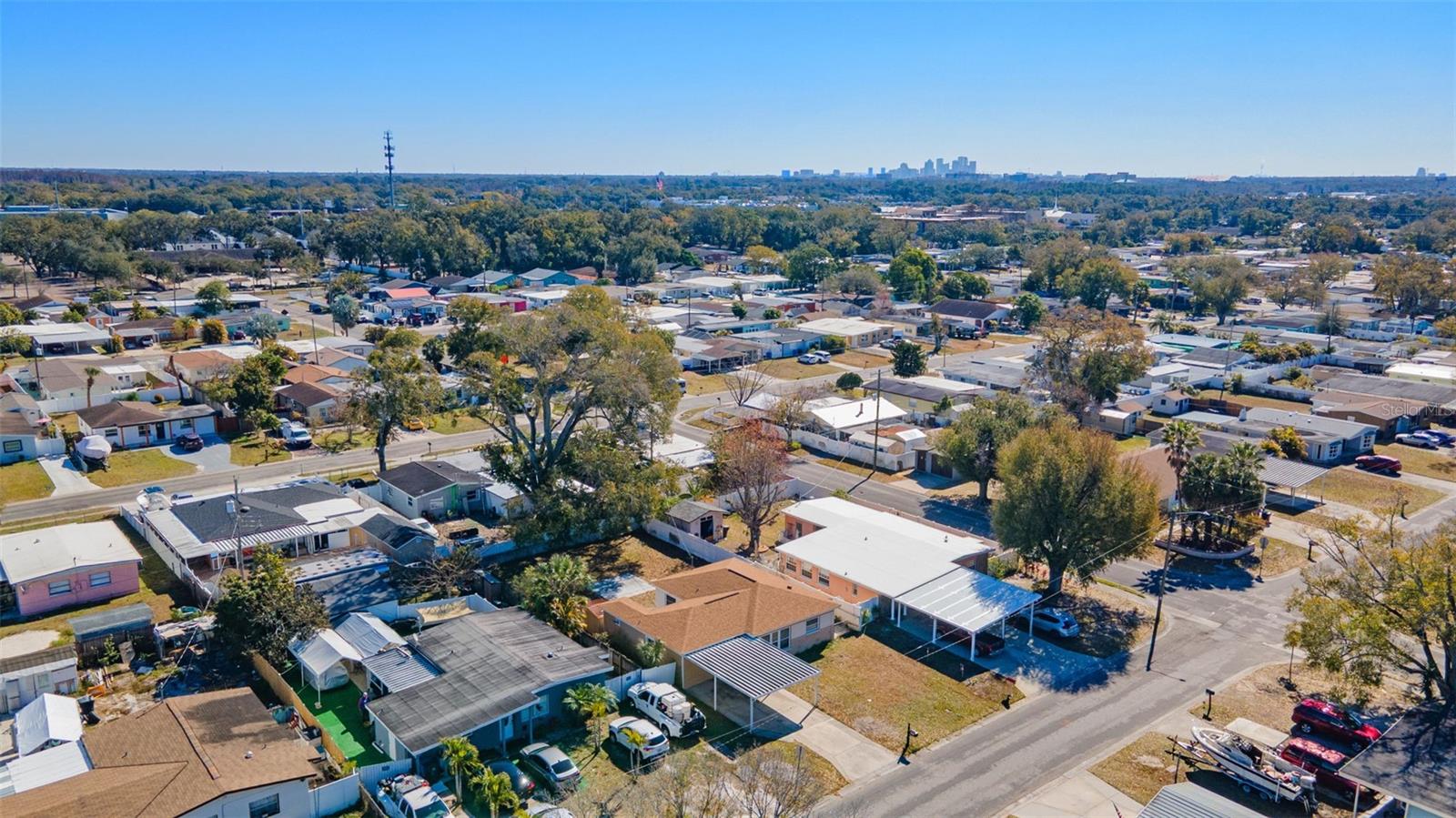 Image 28 of 29 For 6403 N Clark