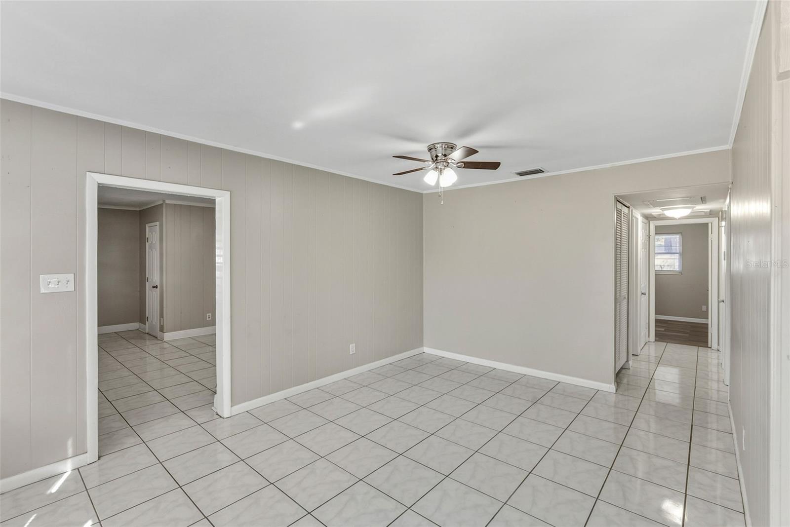 Image 8 of 29 For 6403 N Clark