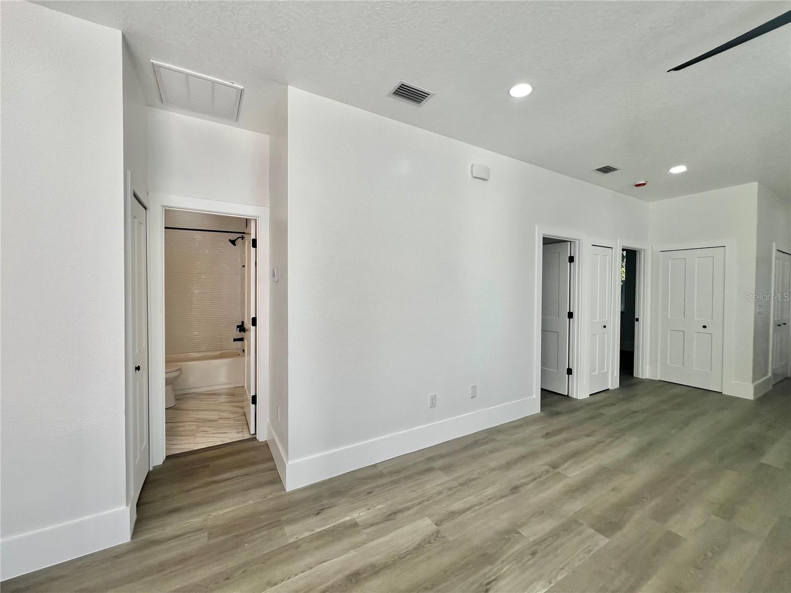 Image 11 of 66 For 7514 Illinois Drive