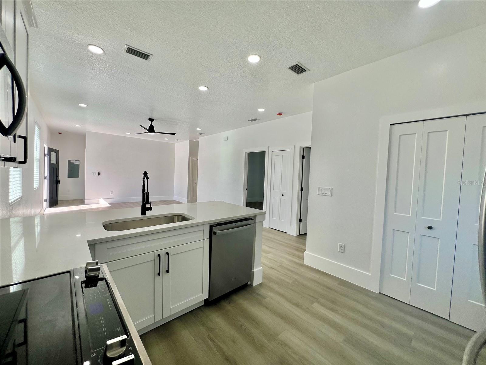 Image 16 of 66 For 7514 Illinois Drive