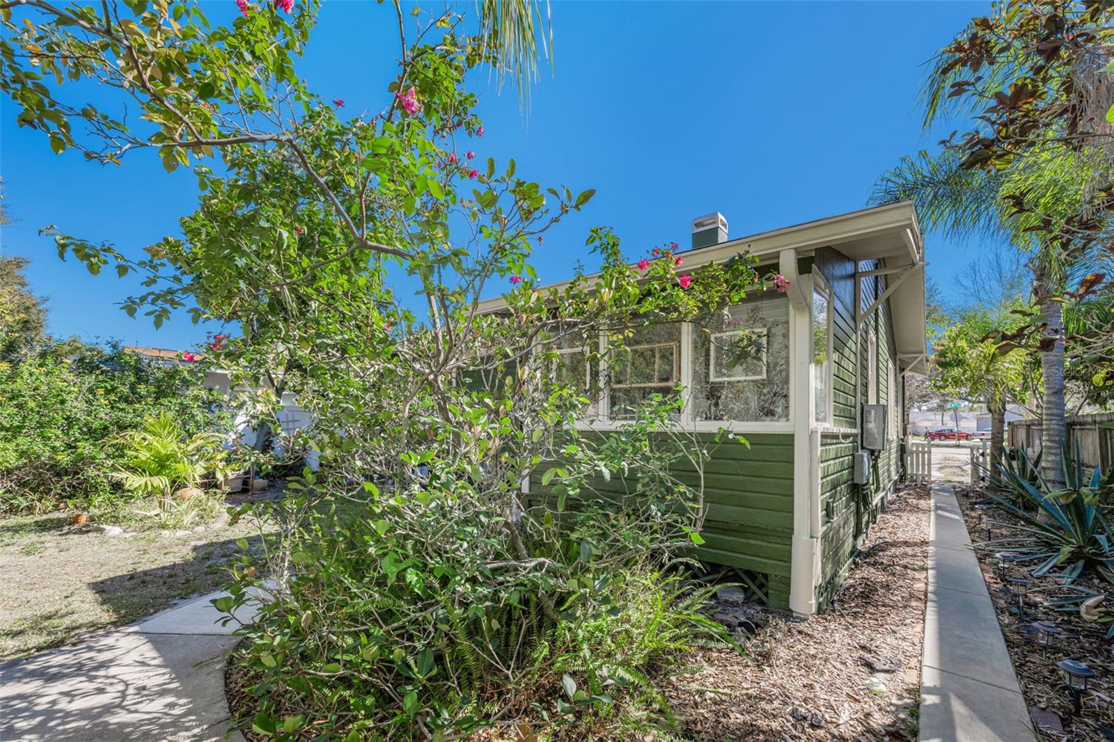 Image 11 of 55 For 3411 Bay Avenue