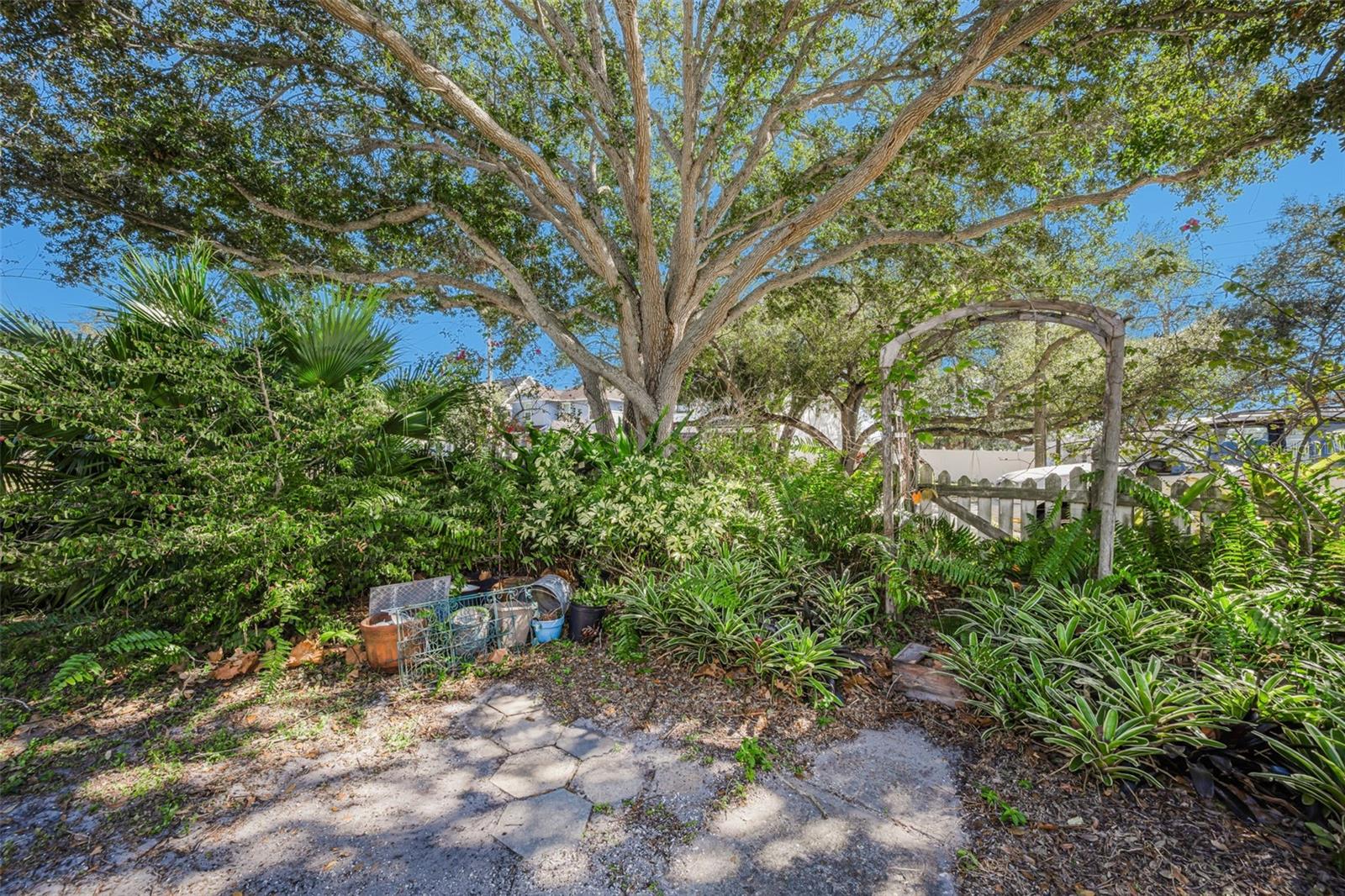 Image 13 of 55 For 3411 Bay Avenue