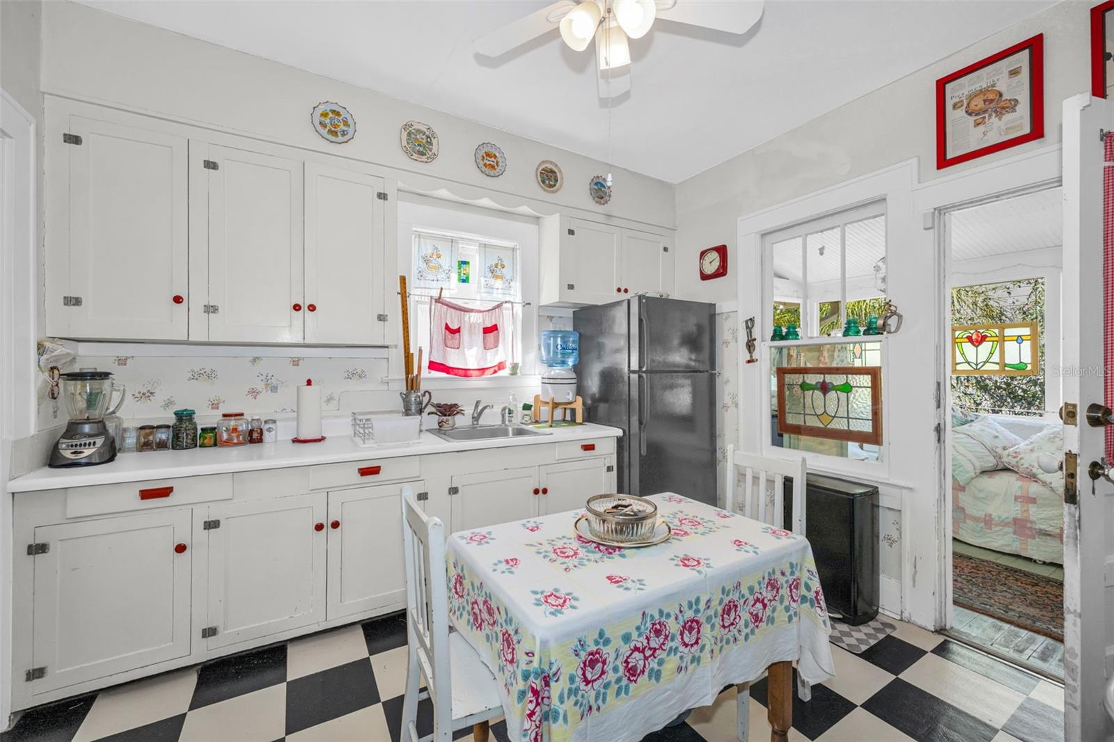 Image 24 of 55 For 3411 Bay Avenue