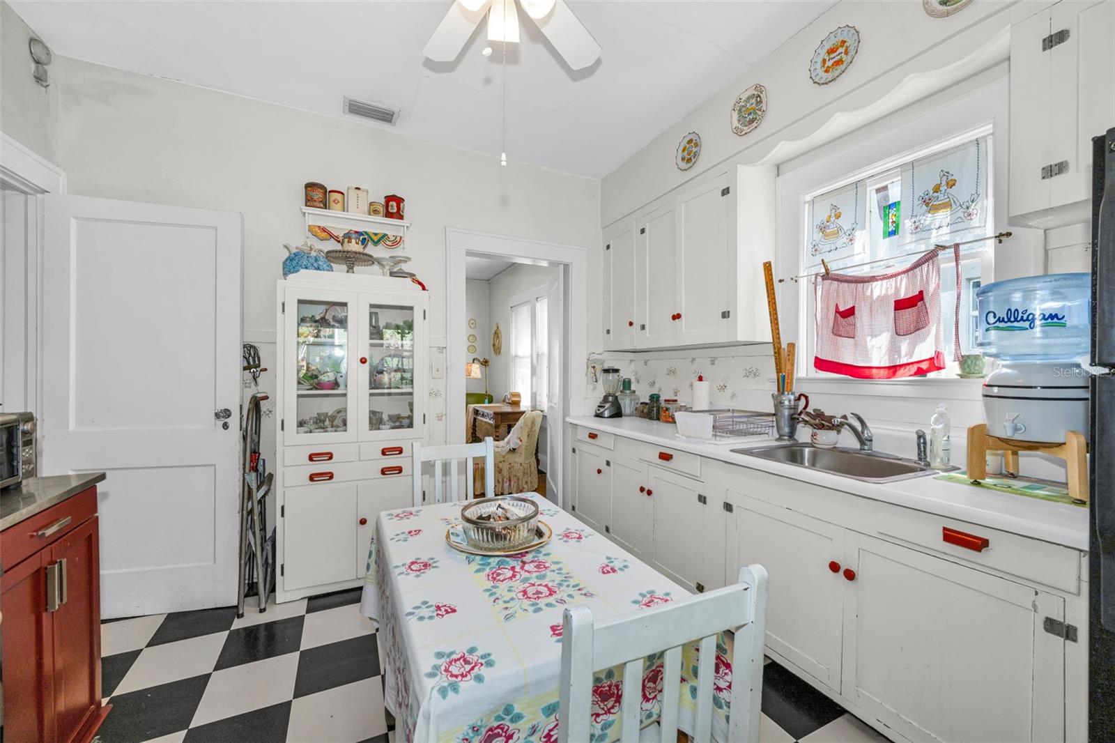 Image 7 of 55 For 3411 Bay Avenue