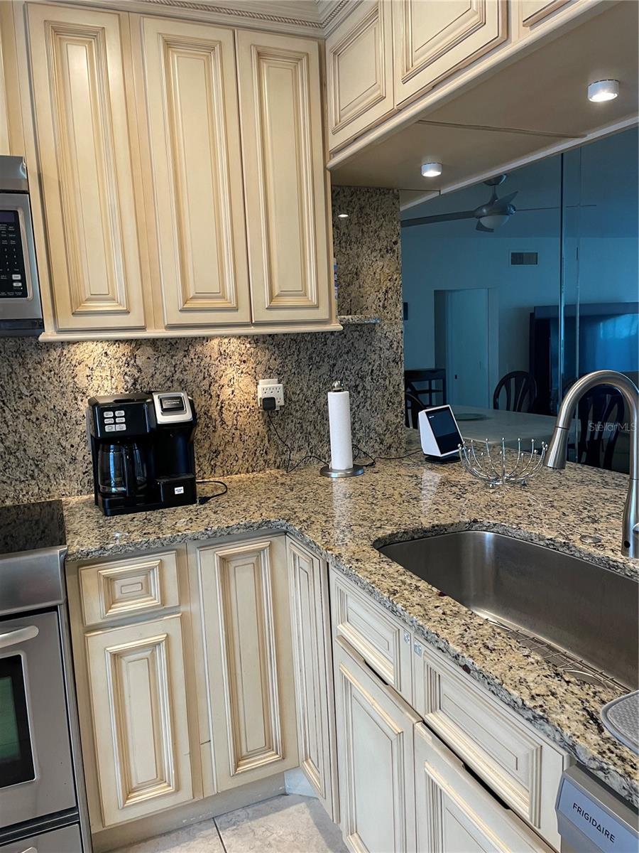 Image 11 of 59 For 6260 Sun Boulevard 1