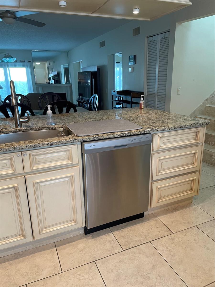 Image 12 of 59 For 6260 Sun Boulevard 1