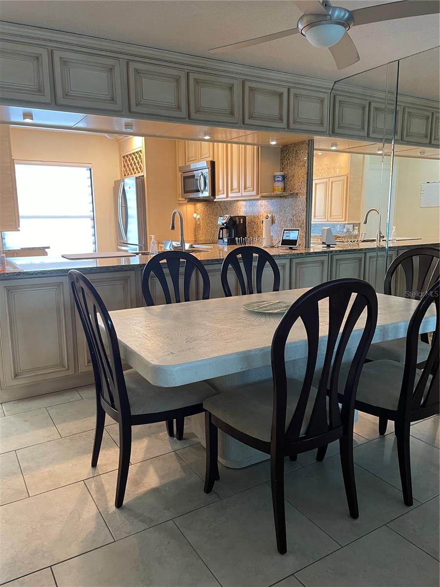 Image 14 of 59 For 6260 Sun Boulevard 1