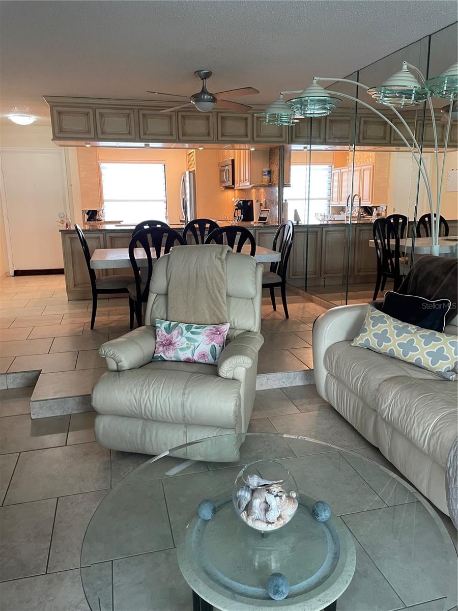 Image 17 of 59 For 6260 Sun Boulevard 1