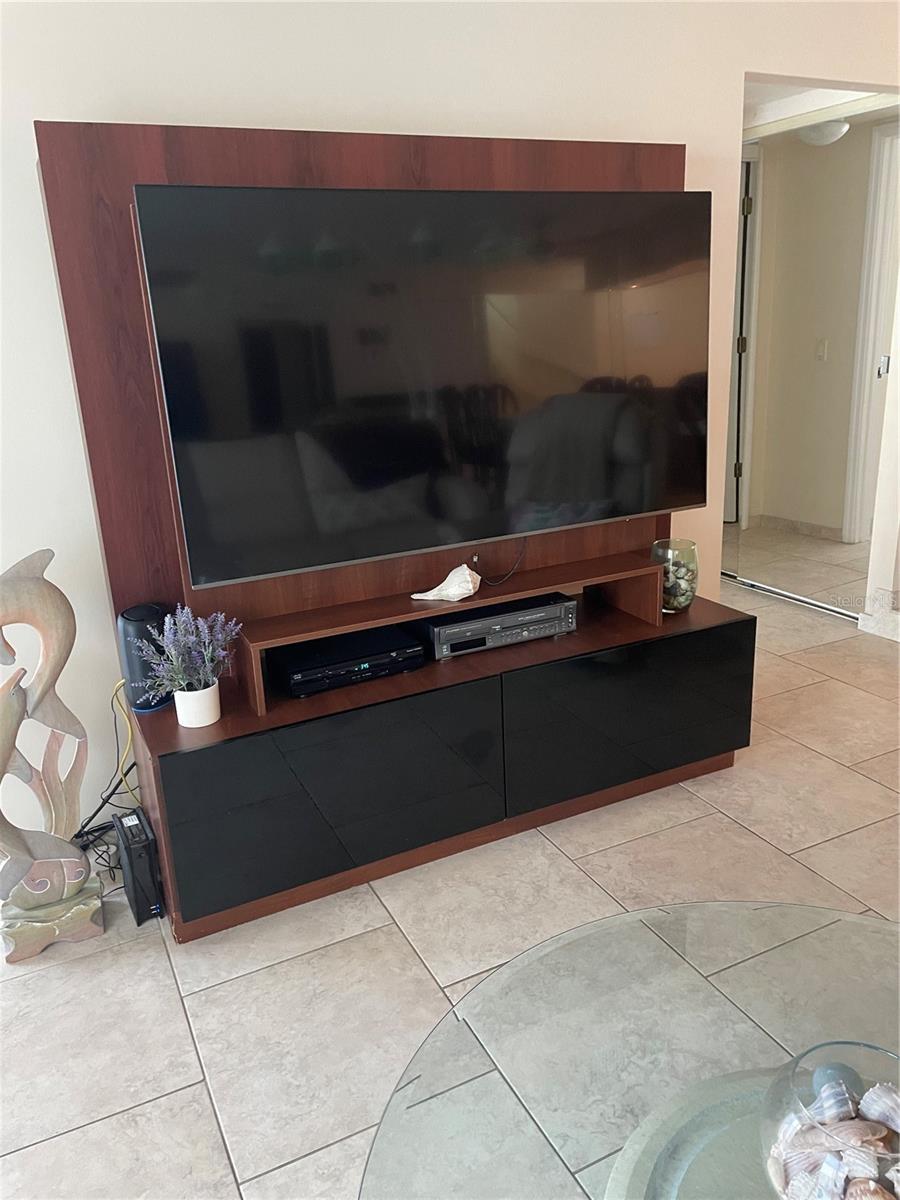 Image 18 of 59 For 6260 Sun Boulevard 1