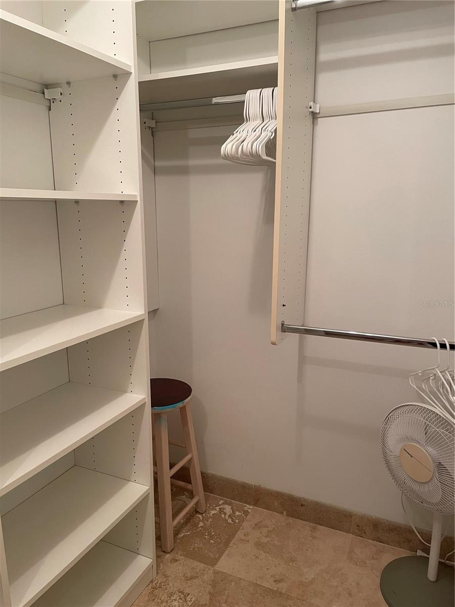 Image 32 of 59 For 6260 Sun Boulevard 1