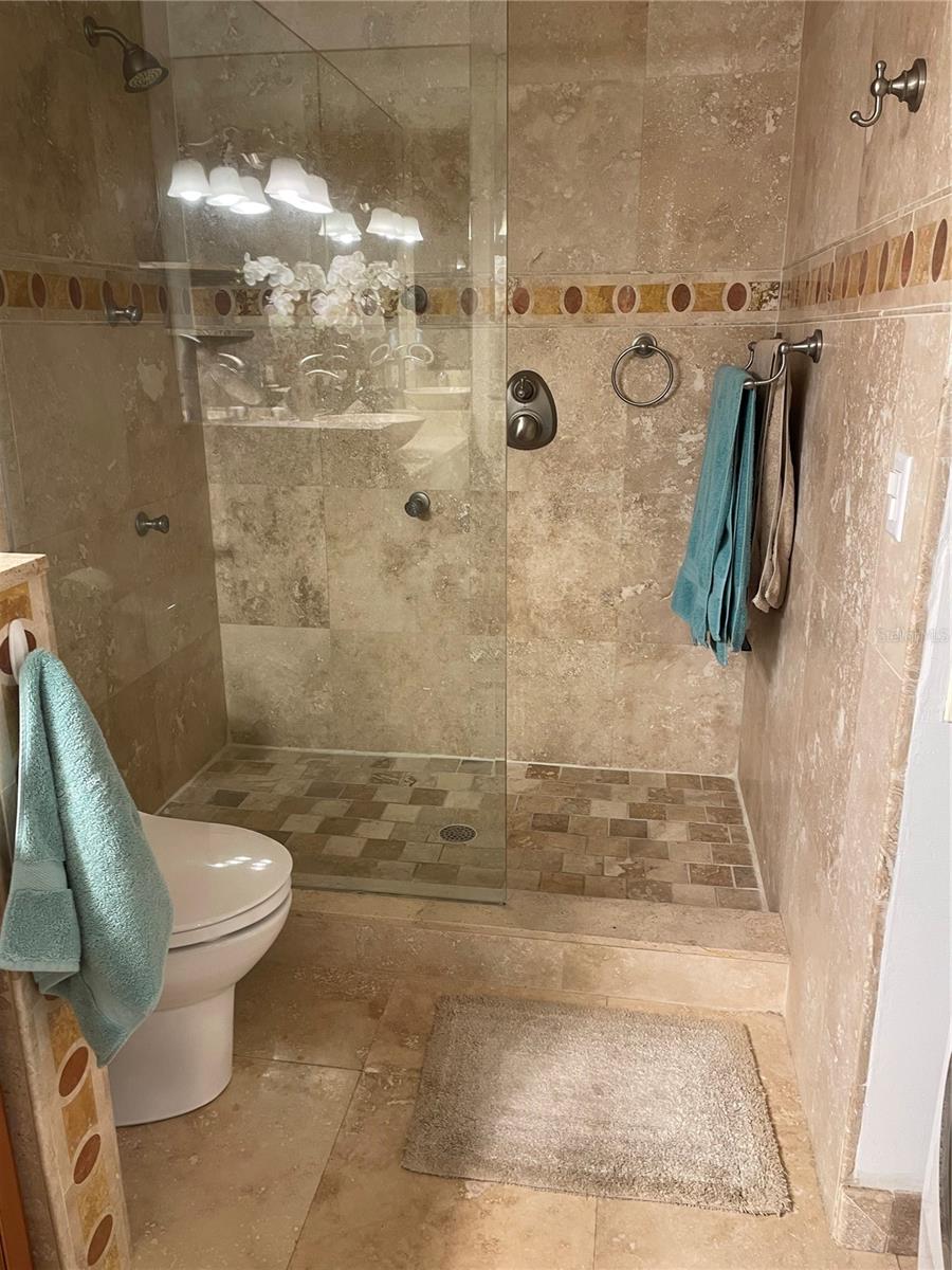 Image 35 of 59 For 6260 Sun Boulevard 1