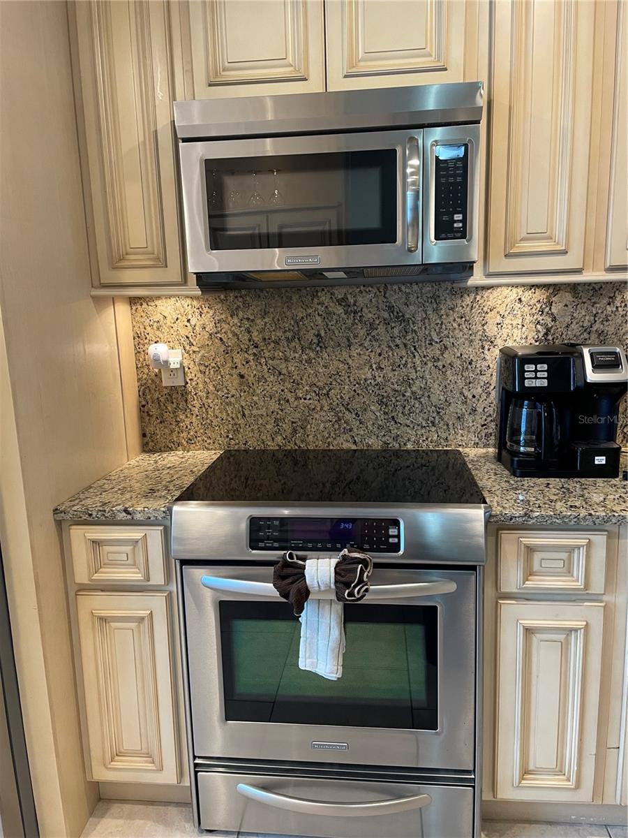 Image 9 of 59 For 6260 Sun Boulevard 1