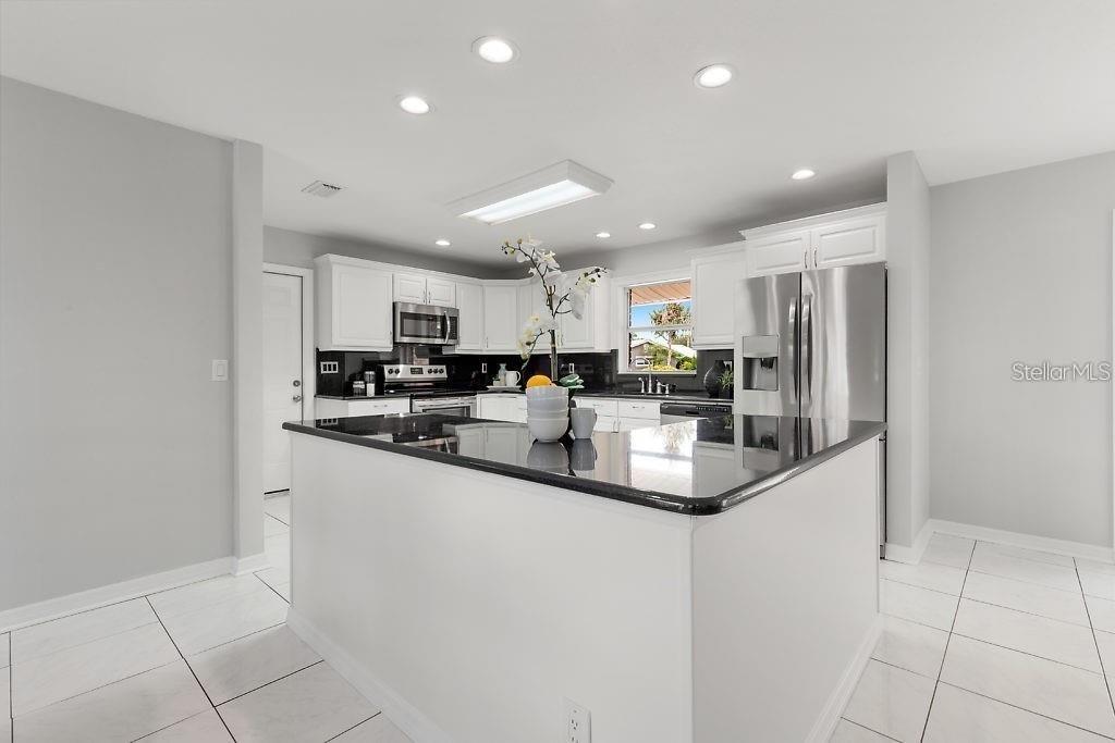 Image 51 of 59 For 8401 Blackstone Court