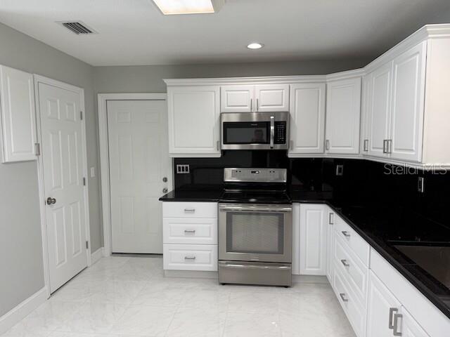 Image 9 of 59 For 8401 Blackstone Court