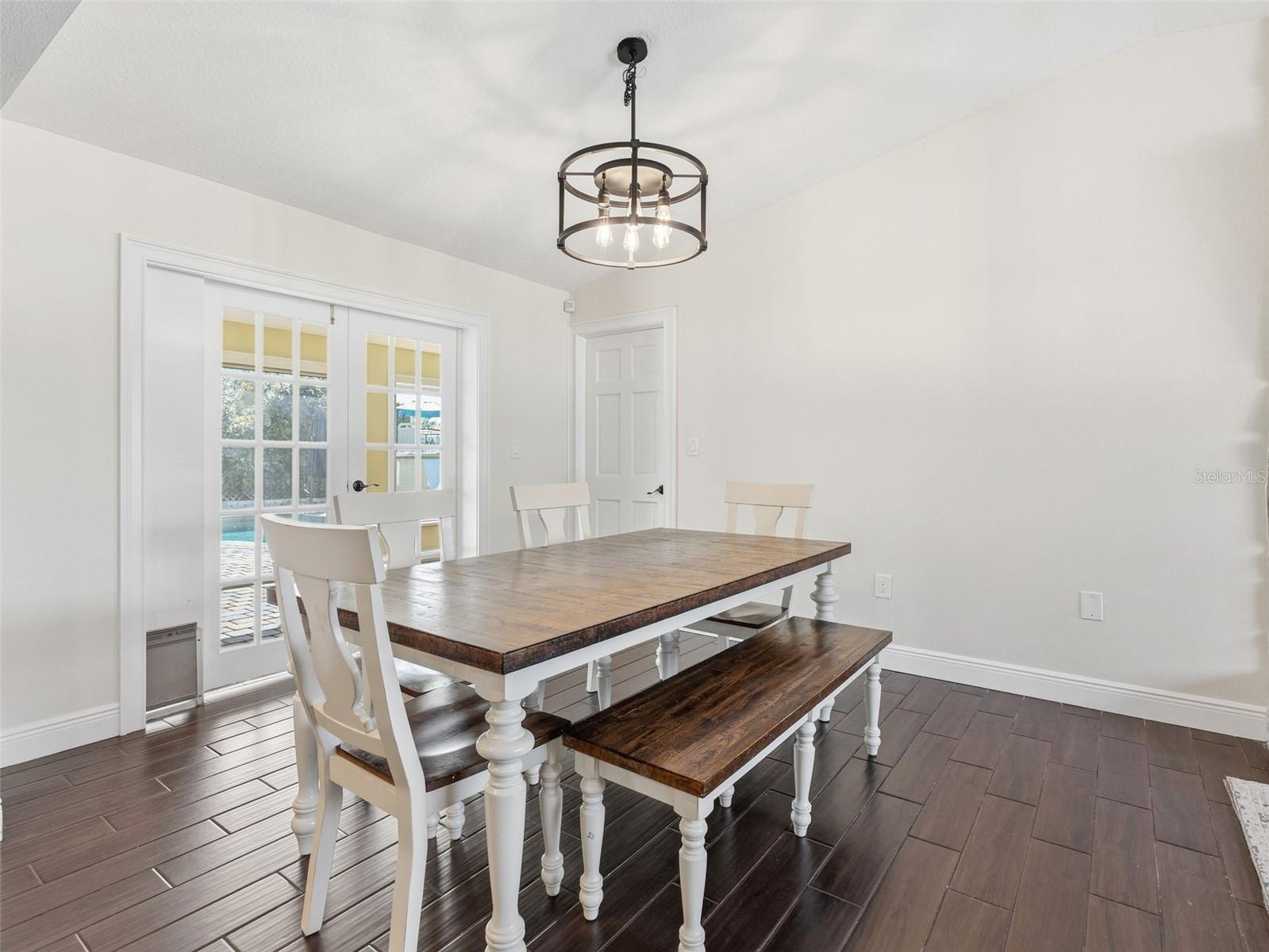 Image 14 of 53 For 9429 Laura Anne Drive