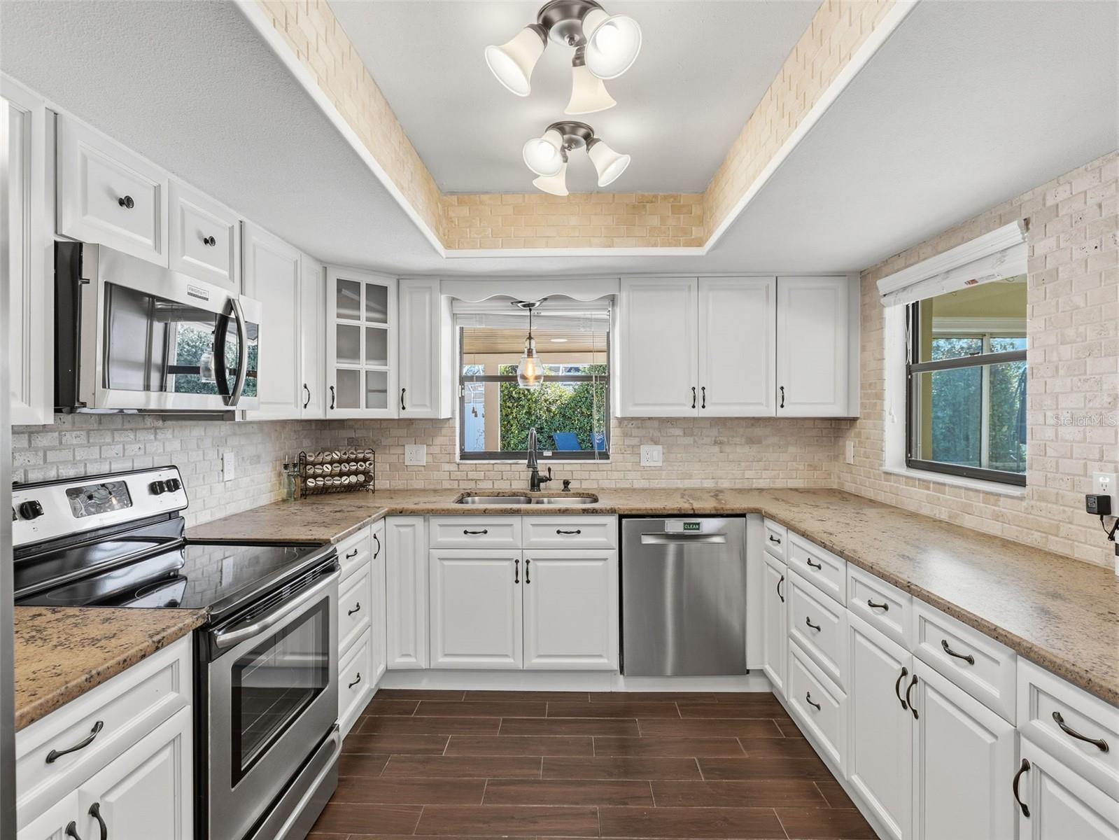 Image 16 of 53 For 9429 Laura Anne Drive