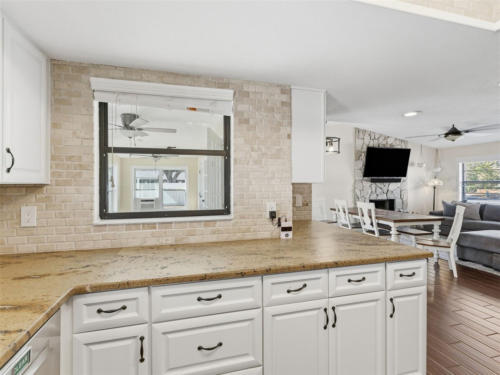 Image 17 of 53 For 9429 Laura Anne Drive